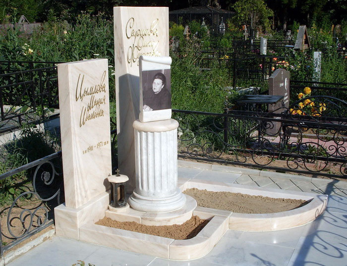 надгробные памятники из мрамора